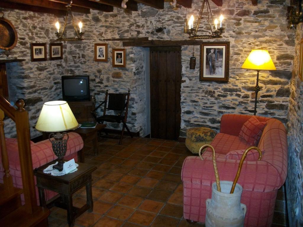 منزل الضيف لواركا  في Casa De Aldea Los Glayus الغرفة الصورة